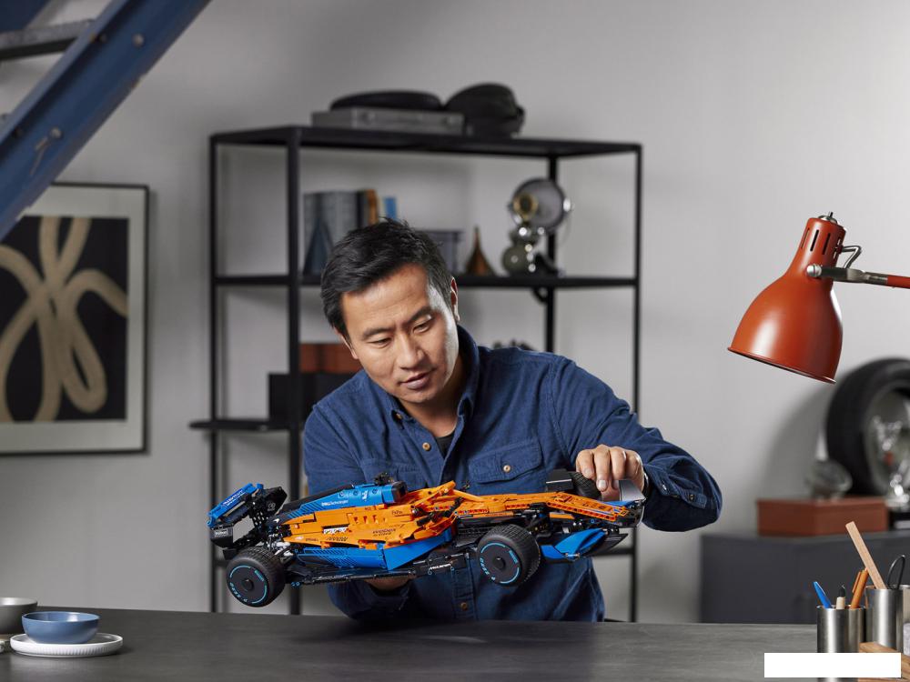Конструктор LEGO Technic 42141 Гоночный автомобиль McLaren Formula 1