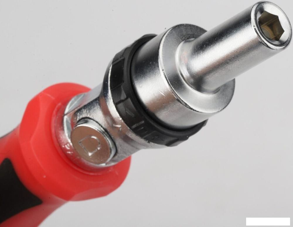 Набор отвертка с битами и головками P.I.T. Advance HSDR04-0068 (68 предметов)
