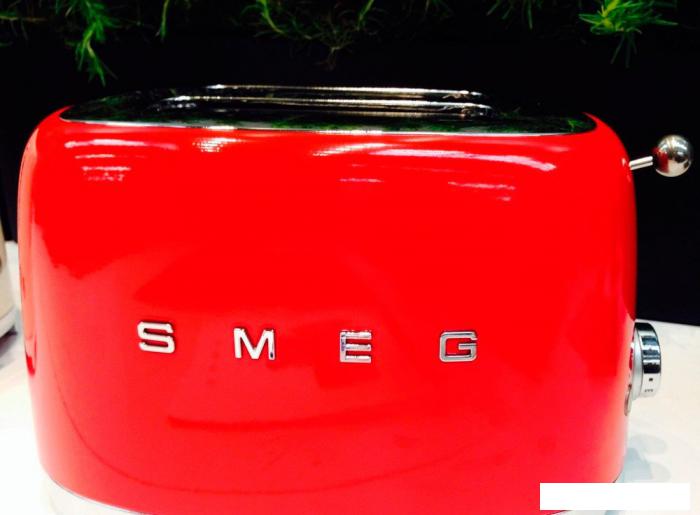 Тостер Smeg TSF02RDEU