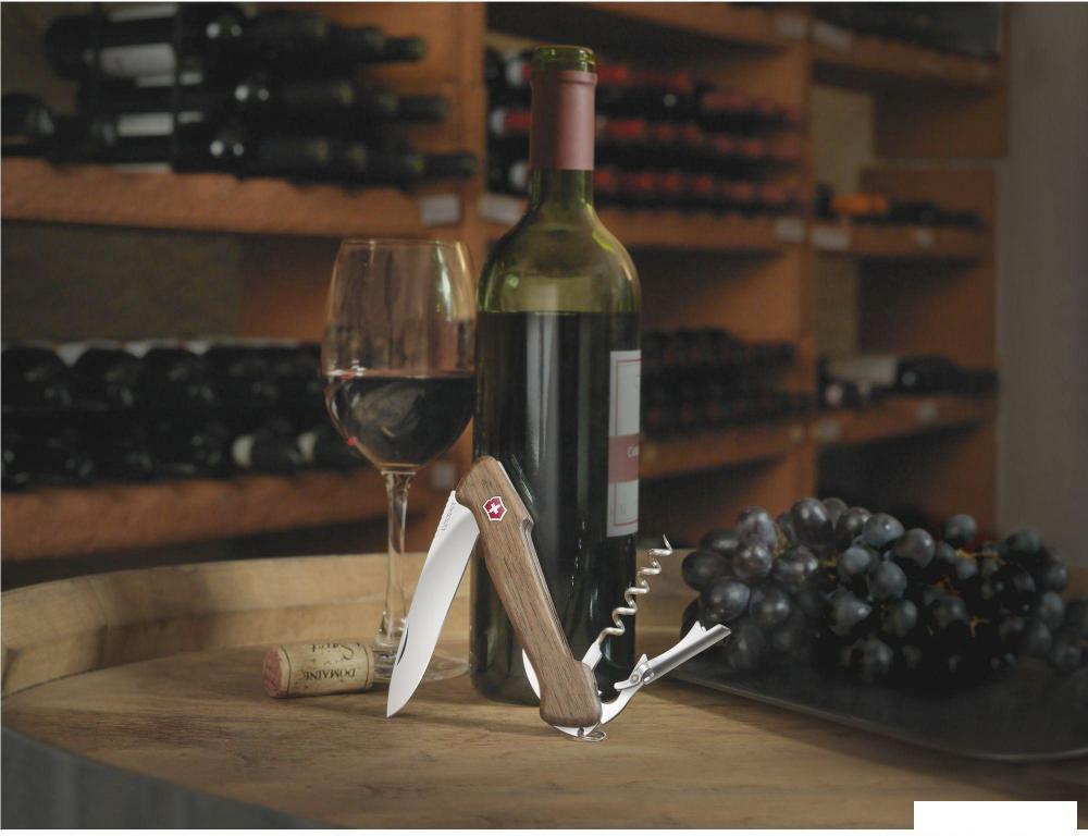 Мультитул Victorinox Wine Master (ореховое дерево)
